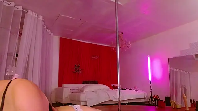 Snapshot of Sweet-Ginger chatting on 09/14/25, 03:56 Sweet-Ginger online show from 09/14/25, 03:56