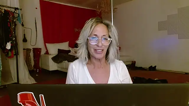 Snapshot of Sweet-Ginger chatting on 02/26/26, 02:33 Sweet-Ginger online show from 02/26/26, 02:33