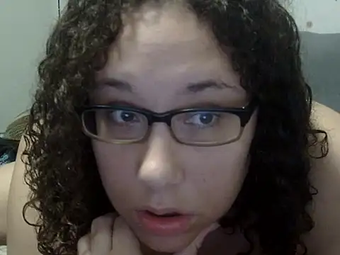 Snapshot of Theplayfulbbw chatting on 04/13/26, 01:42 Theplayfulbbw online show from 04/13/26, 01:42