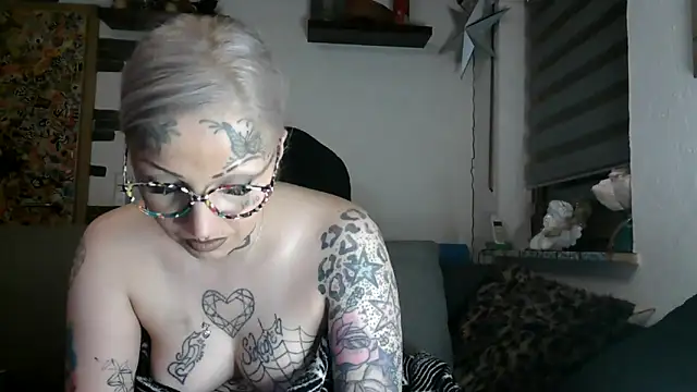 RoxxyInk online show from 04/12/26, 10:24