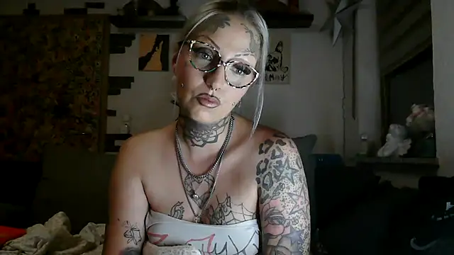 RoxxyInk online show from 07/26/26, 01:23