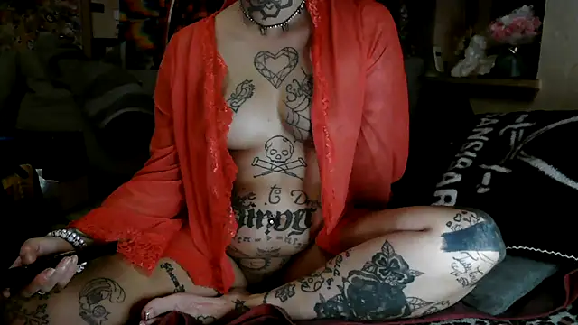 RoxxyInk online show from 10/05/25, 09:16