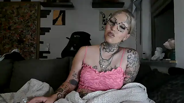 RoxxyInk online show from 07/20/26, 03:03