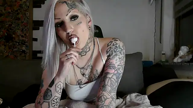 RoxxyInk online show from 04/28/26, 10:03