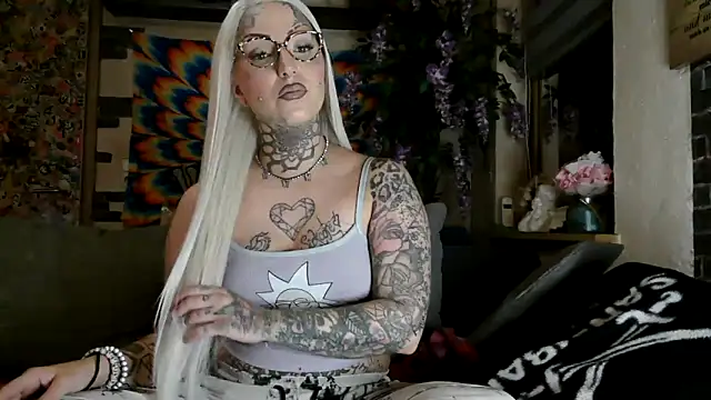 RoxxyInk online show from 09/28/25, 10:17