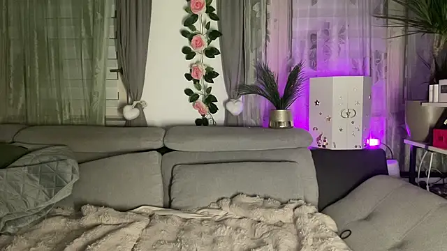 Monageil online show from 10/14/25, 06:41