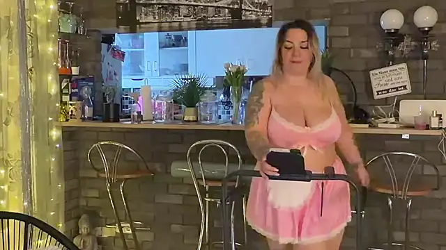 Monageil online show from 02/11/26, 07:41