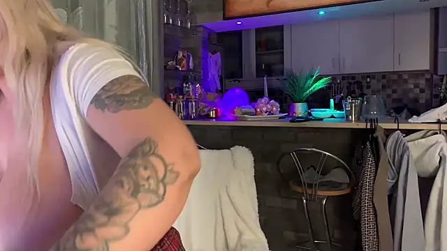 Monageil online show from 02/17/25, 08:49