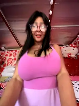Snapshot of sweetieme chatting on 10/11/25, 01:28 sweetieme online show from 10/11/25, 01:28