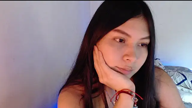 evolet01 online show from 10/06/25, 08:42