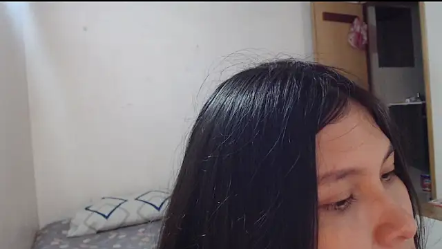 evolet01 online show from 10/22/25, 05:34