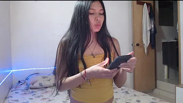 evolet01 online show from 09/26/25, 08:05