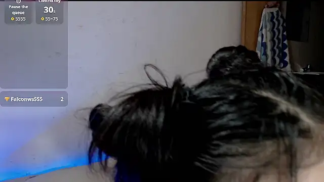 evolet01 online show from 10/28/25, 02:34