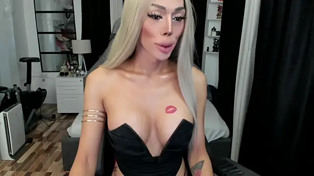 Forever MissCandace online show from 12/21/25, 02:24