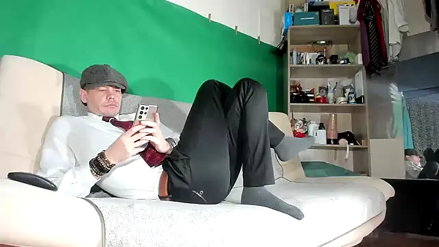 viraglaci18xh online show from 03/04/26, 03:42