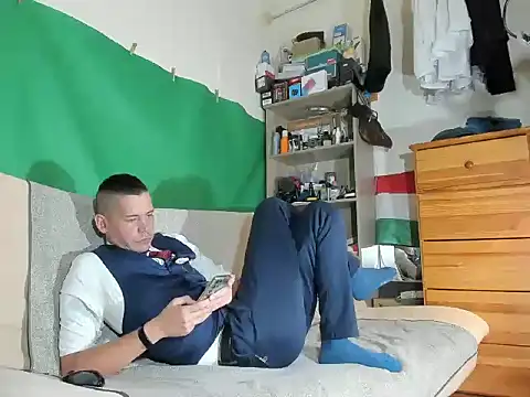 viraglaci18xh online show from 10/21/25, 11:31