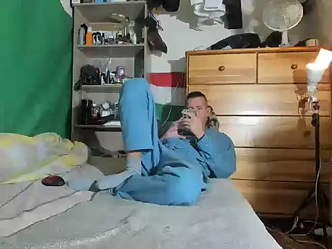 viraglaci18xh online show from 10/23/25, 10:08