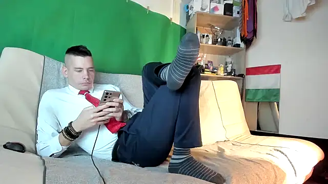 viraglaci18xh online show from 11/17/25, 05:00