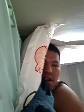 Snapshot of juliopantoja chatting on 02/25/26, 02:06 juliopantoja online show from 02/25/26, 02:06