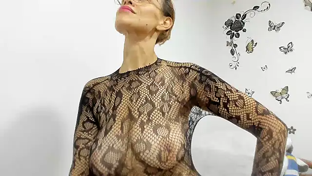 jennifersmit1 online show from 05/31/26, 10:21