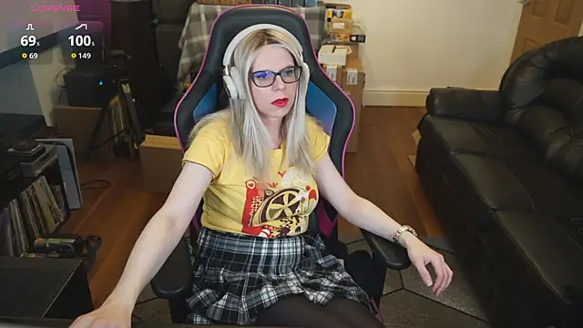 KelseyCobalt online show from 10/18/25, 08:44