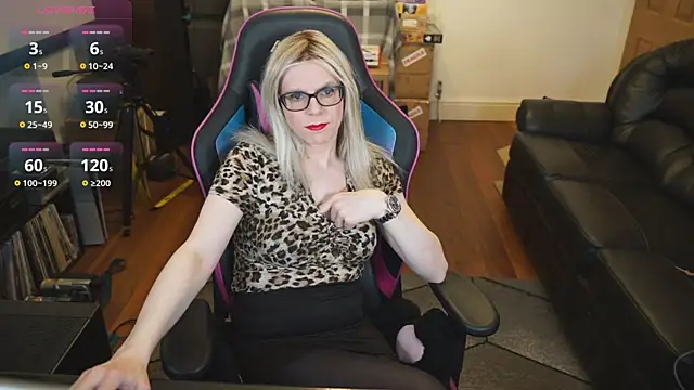 KelseyCobalt online show from 10/28/25, 10:20