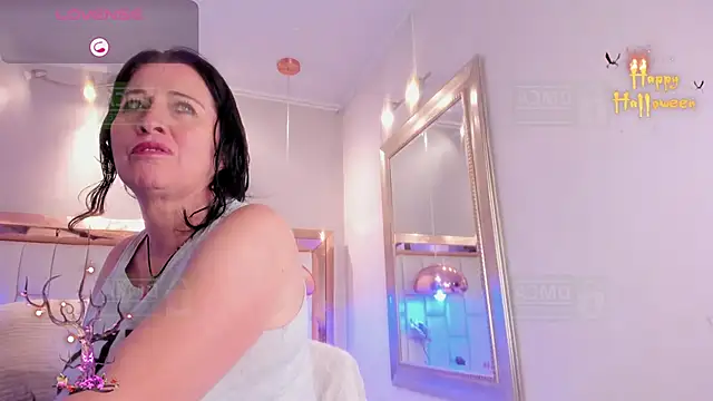 LADY HELLEN online show from 10/28/25, 07:13