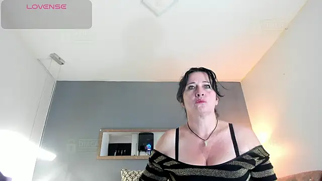 LADY HELLEN online show from 05/23/26, 07:02