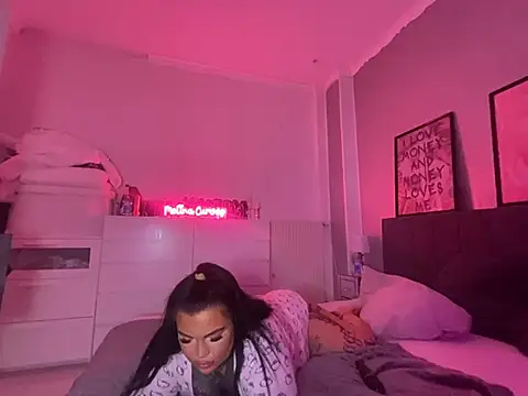 Snapshot of _MelinaCurves_ chatting on 02/05/25, 12:53 MelinaCurves online show from 02/05/25, 12:53