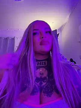 Snapshot of _MelinaCurves_ chatting on 10/02/25, 10:02 MelinaCurves online show from 10/02/25, 10:02