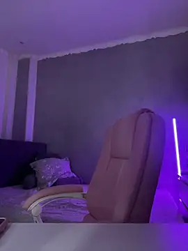  MelinaCurves  online show from 05/18/26, 10:25