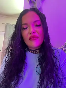  MelinaCurves  online show from 11/30/25, 08:09