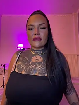  MelinaCurves  online show from 04/15/26, 10:21