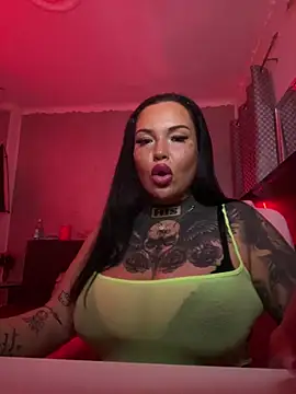  MelinaCurves  online show from 05/08/26, 11:41