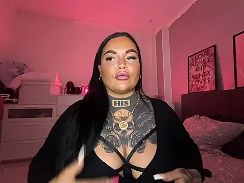 Snapshot of _MelinaCurves_ chatting on 02/18/25, 08:58 MelinaCurves online show from 02/18/25, 08:58