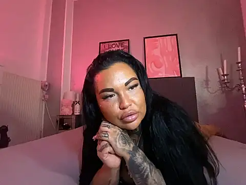 Snapshot of _MelinaCurves_ chatting on 02/23/25, 11:36 MelinaCurves online show from 02/23/25, 11:36