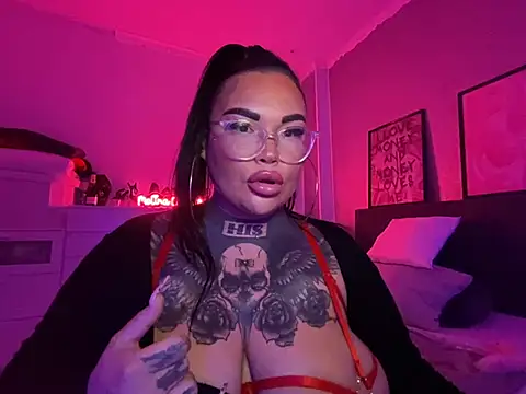 Snapshot of _MelinaCurves_ chatting on 01/31/25, 08:22 MelinaCurves online show from 01/31/25, 08:22