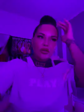  MelinaCurves  online show from 05/22/26, 11:36