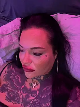  MelinaCurves  online show from 12/04/25, 11:37