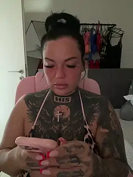  MelinaCurves  online show from 05/28/26, 11:05