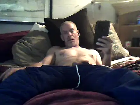 Snapshot of Biknight chatting on 02/12/25, 10:35 Biknight online show from 02/12/25, 10:35