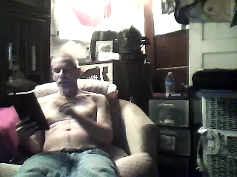 Snapshot of Biknight chatting on 02/22/25, 01:33 Biknight online show from 02/22/25, 01:33