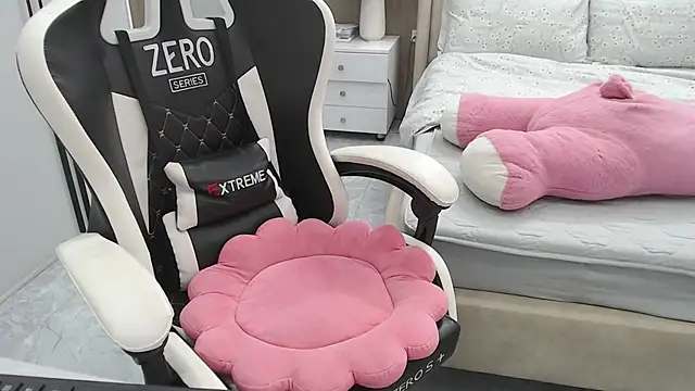 Hanako love online show from 11/08/25, 03:37