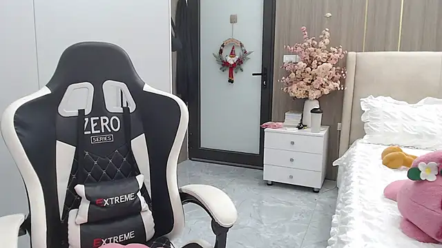 Hanako love online show from 12/18/25, 03:38