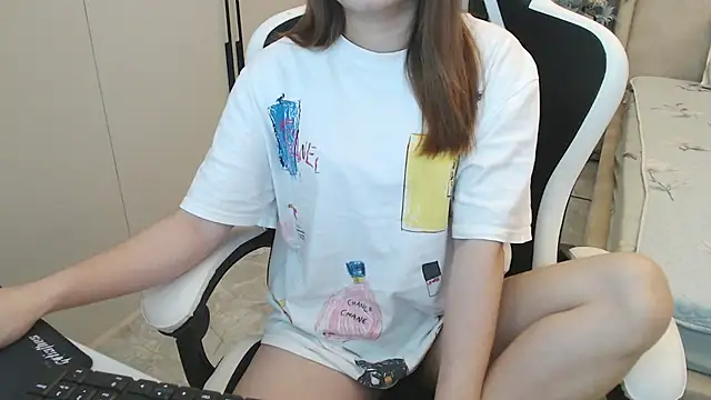 Snapshot of Hanako_love chatting on 03/22/25, 04:14 Hanako love online show from 03/22/25, 04:14