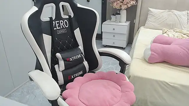 Hanako love online show from 11/30/25, 03:02