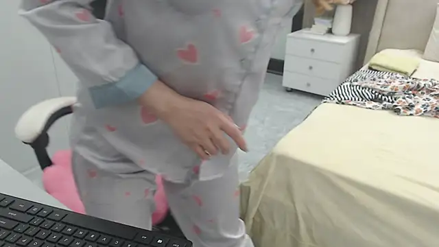 Hanako love online show from 11/20/25, 03:45