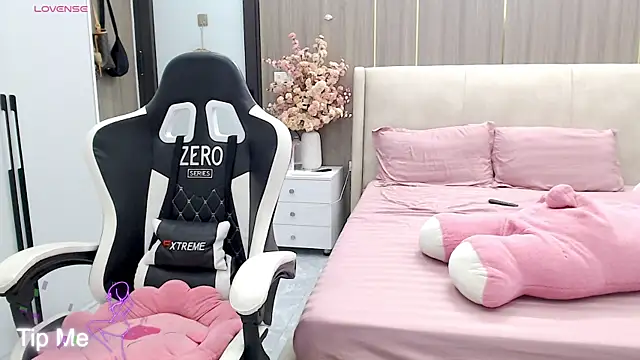 Hanako love online show from 06/26/26, 12:27