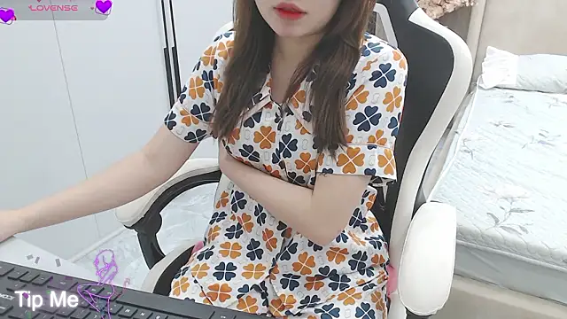 Hanako love online show from 02/17/26, 03:42