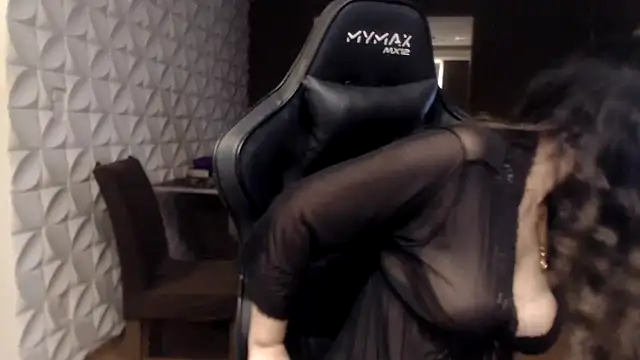 Leilacharlotte online show from 03/11/26, 12:04